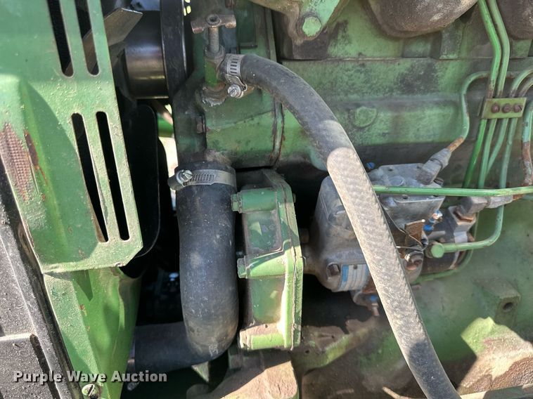 image for item EB2568 John Deere 2640 tractor