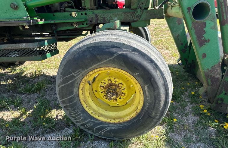 image for item EB2568 John Deere 2640 tractor