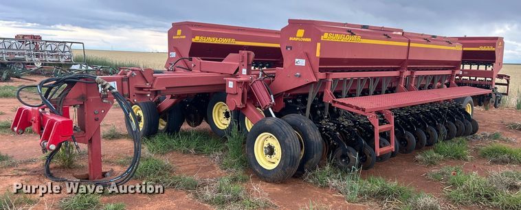 image for item EC1380 Sunflower 9433-40 grain drill