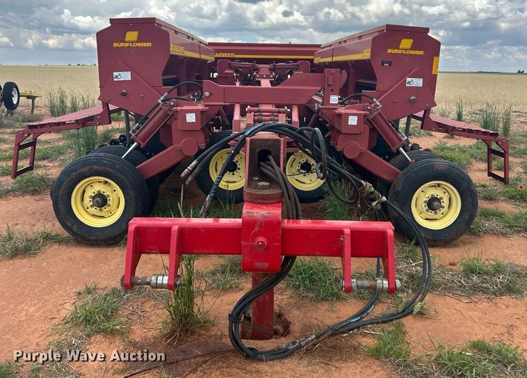 image for item EC1380 Sunflower 9433-40 grain drill