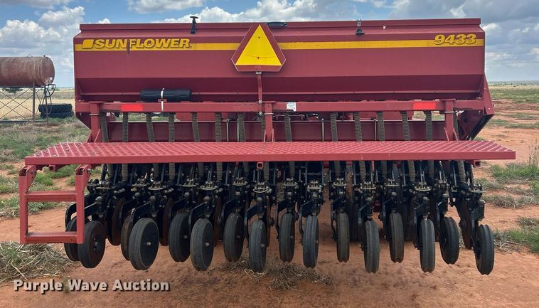 image for item EC1380 Sunflower 9433-40 grain drill