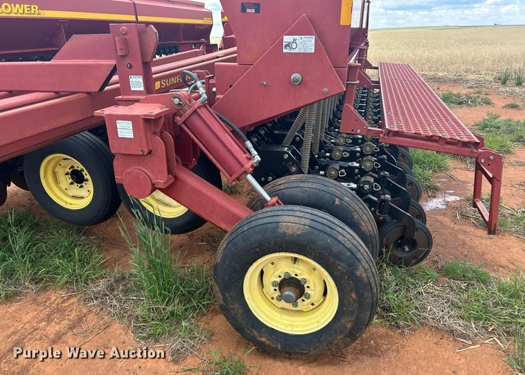 image for item EC1380 Sunflower 9433-40 grain drill