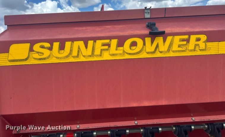 image for item EC1380 Sunflower 9433-40 grain drill