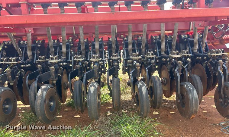 image for item EC1380 Sunflower 9433-40 grain drill