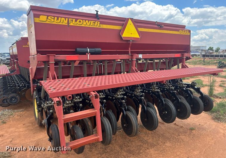 image for item EC1380 Sunflower 9433-40 grain drill