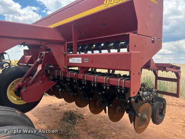 image for item EC1380 Sunflower 9433-40 grain drill