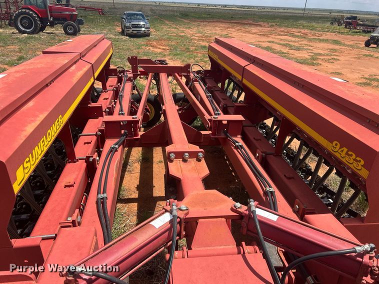 image for item EC1380 Sunflower 9433-40 grain drill