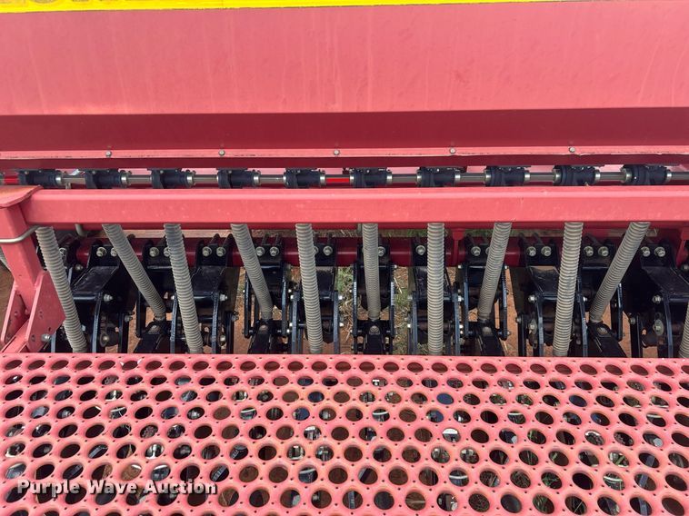 image for item EC1380 Sunflower 9433-40 grain drill