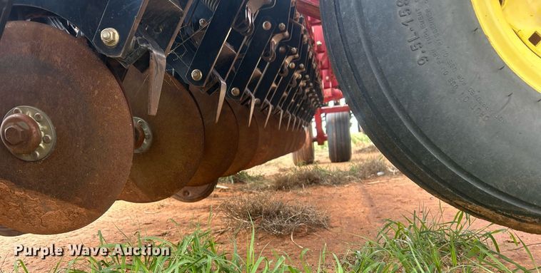 image for item EC1380 Sunflower 9433-40 grain drill