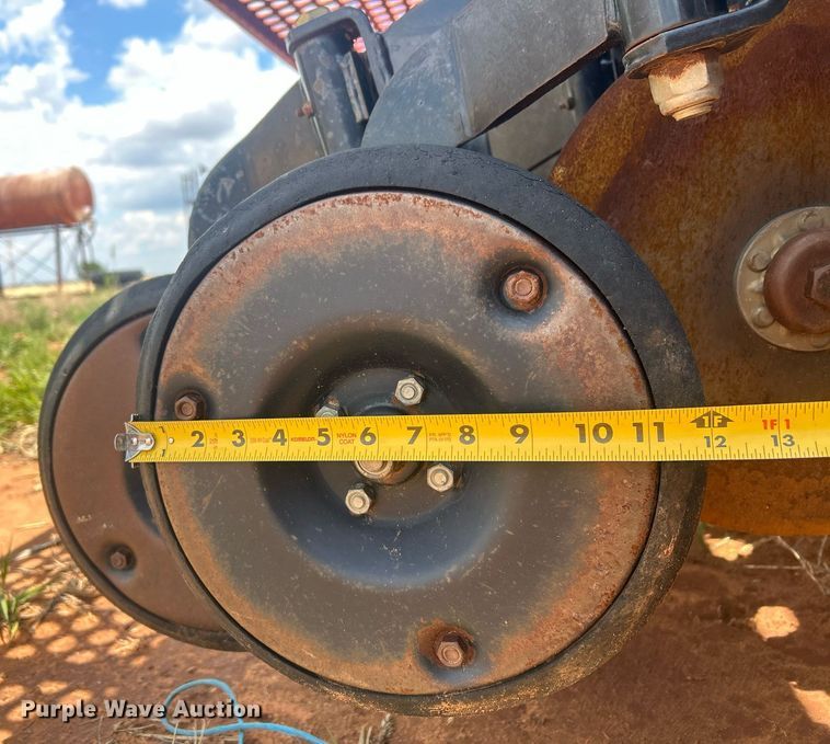 image for item EC1380 Sunflower 9433-40 grain drill