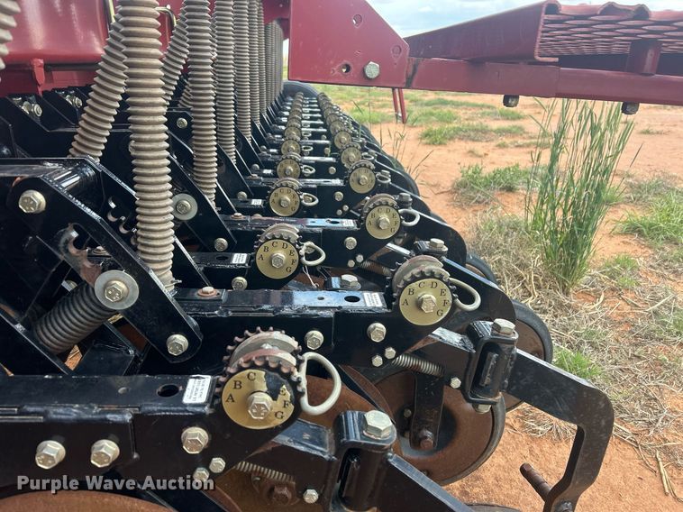 image for item EC1380 Sunflower 9433-40 grain drill