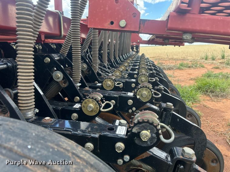 image for item EC1380 Sunflower 9433-40 grain drill