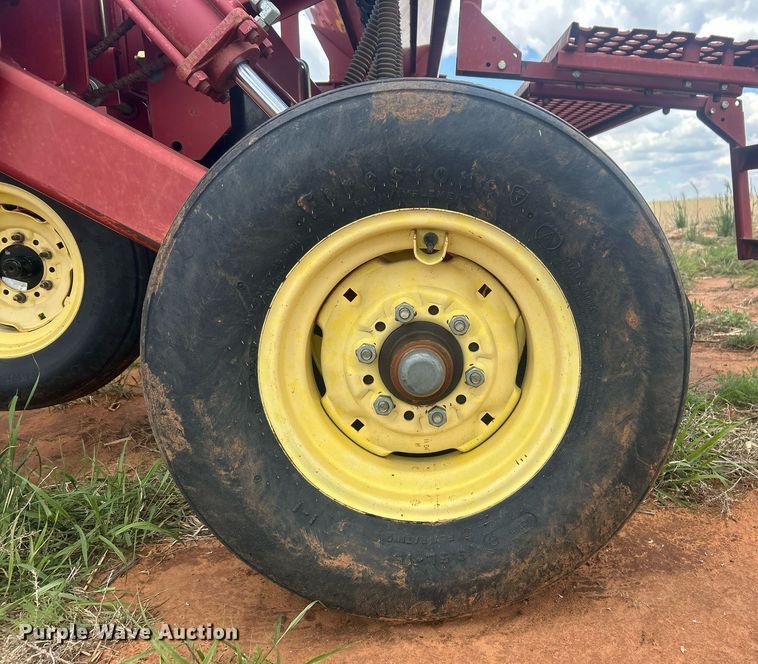 image for item EC1380 Sunflower 9433-40 grain drill