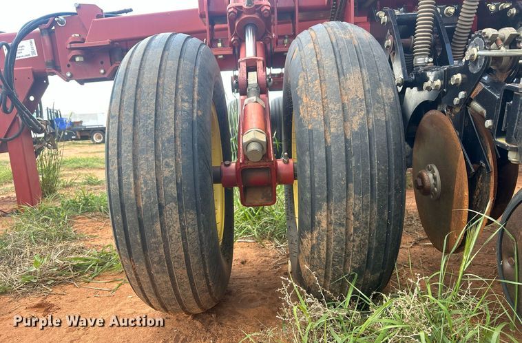 image for item EC1380 Sunflower 9433-40 grain drill