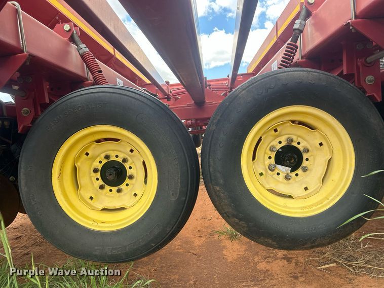 image for item EC1380 Sunflower 9433-40 grain drill