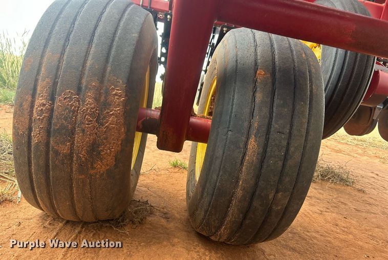 image for item EC1380 Sunflower 9433-40 grain drill