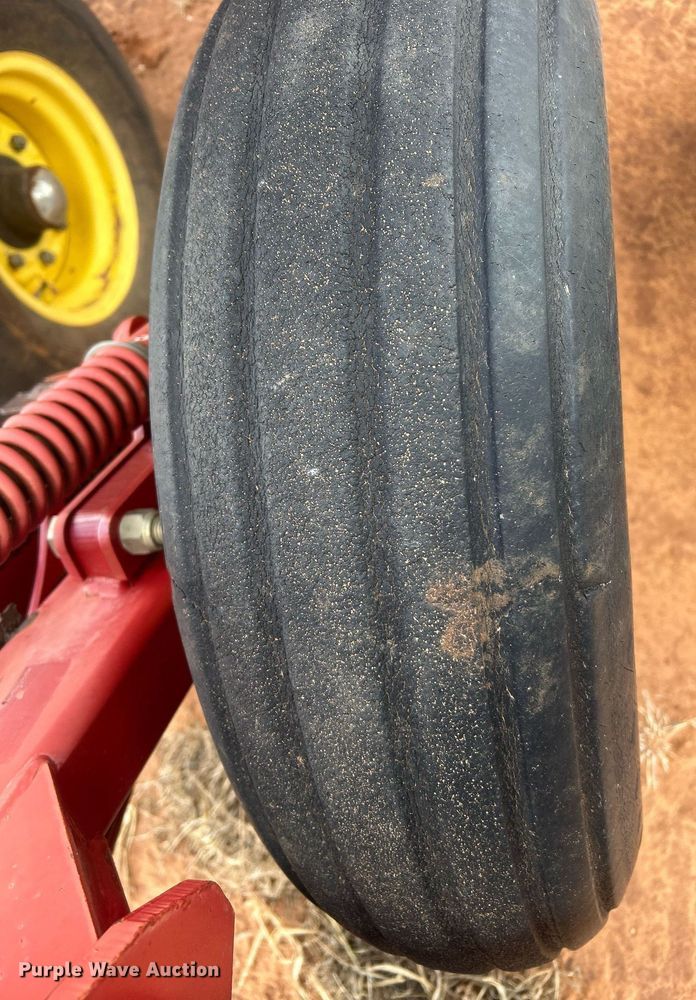 image for item EC1380 Sunflower 9433-40 grain drill