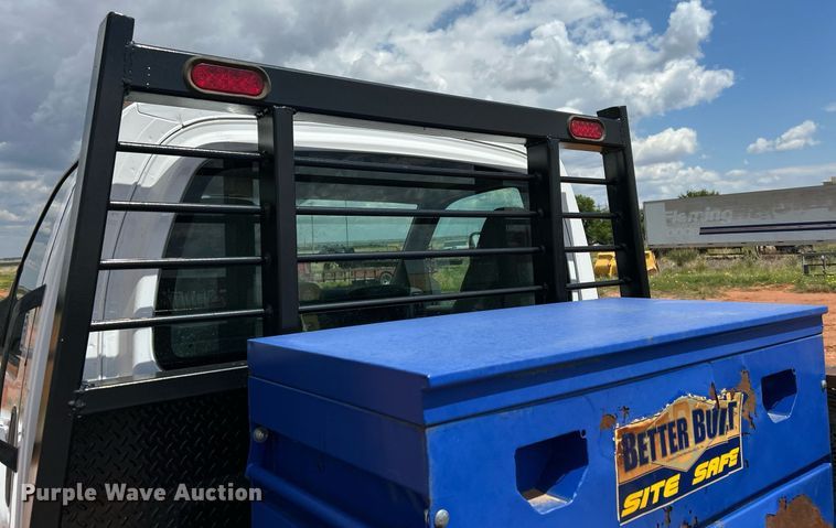 image for item EC1383 2005 GMC C5500 flatbed truck