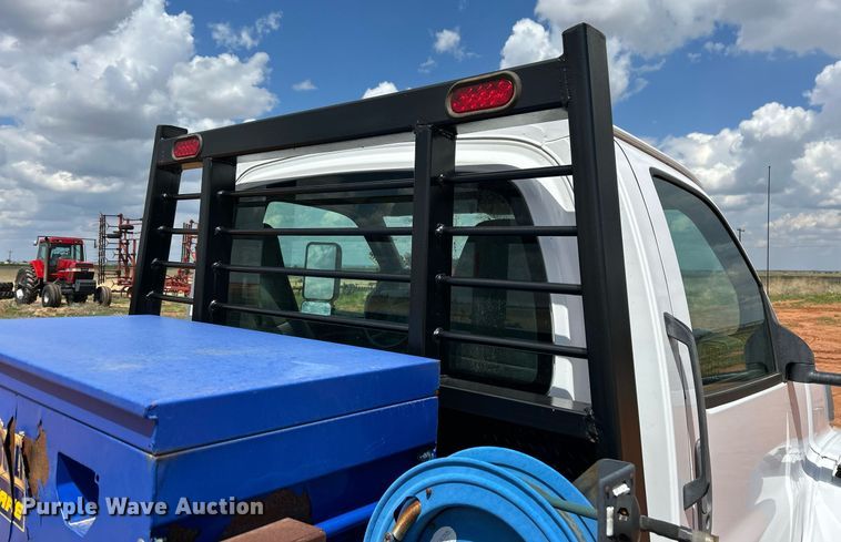 image for item EC1383 2005 GMC C5500 flatbed truck