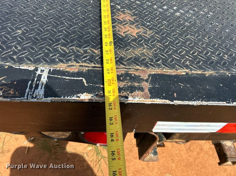 image for item EC1383 2005 GMC C5500 flatbed truck