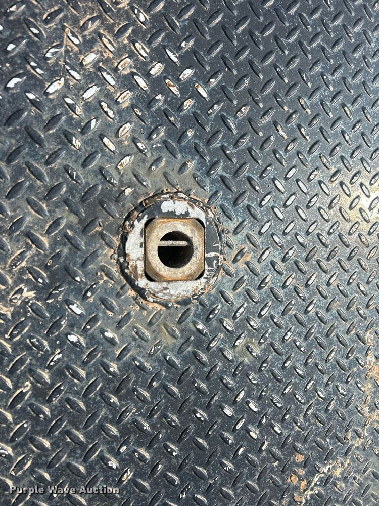 image for item EC1383 2005 GMC C5500 flatbed truck