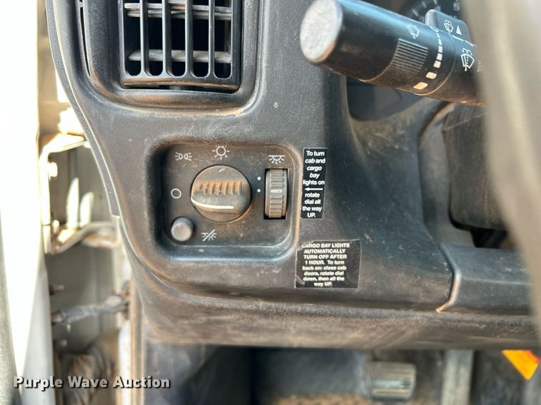 image for item EC1383 2005 GMC C5500 flatbed truck