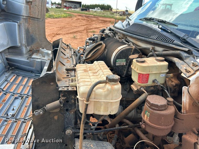 image for item EC1383 2005 GMC C5500 flatbed truck