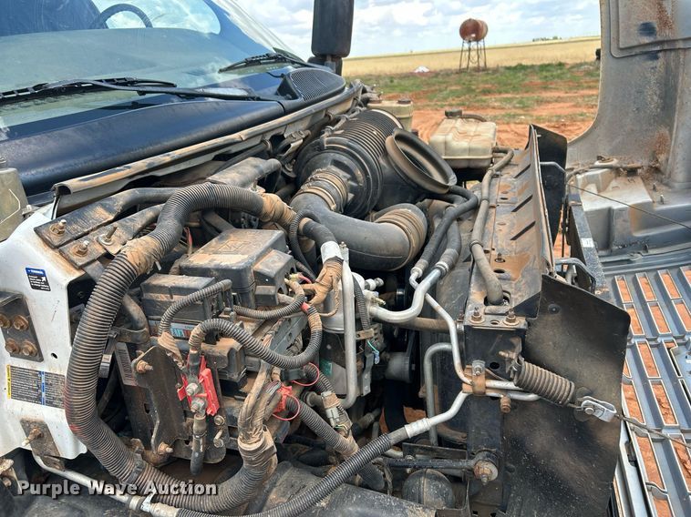 image for item EC1383 2005 GMC C5500 flatbed truck