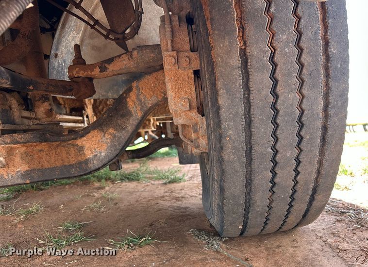 image for item EC1383 2005 GMC C5500 flatbed truck