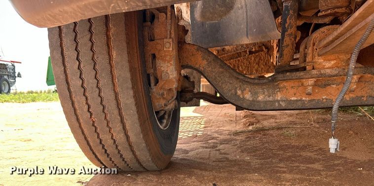 image for item EC1383 2005 GMC C5500 flatbed truck