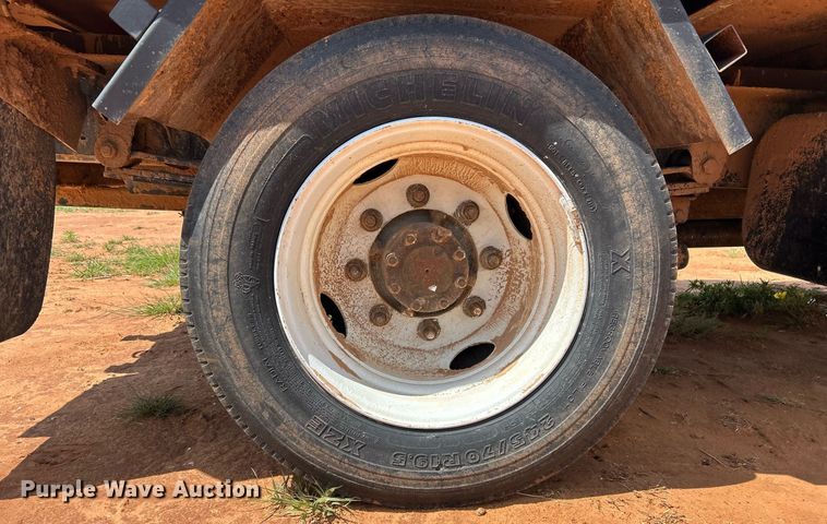 image for item EC1383 2005 GMC C5500 flatbed truck