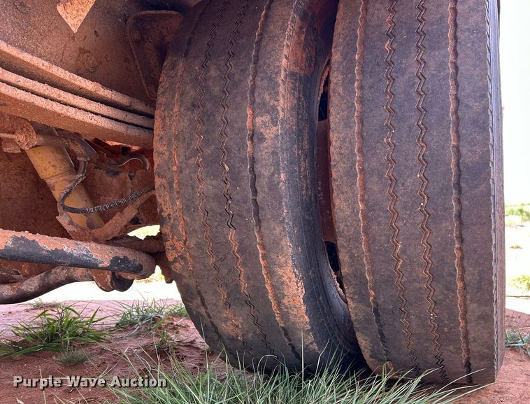 image for item EC1383 2005 GMC C5500 flatbed truck