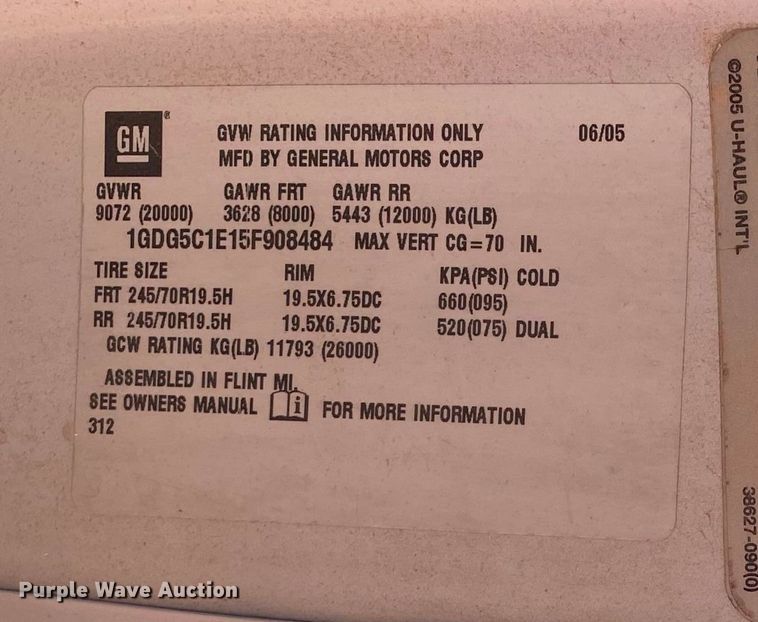 image for item EC1383 2005 GMC C5500 flatbed truck