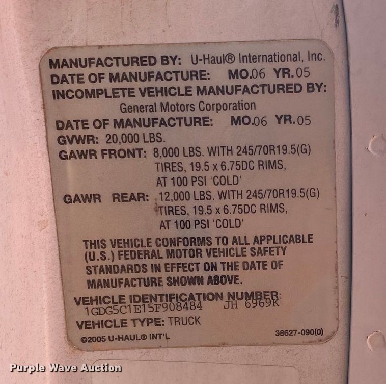 image for item EC1383 2005 GMC C5500 flatbed truck