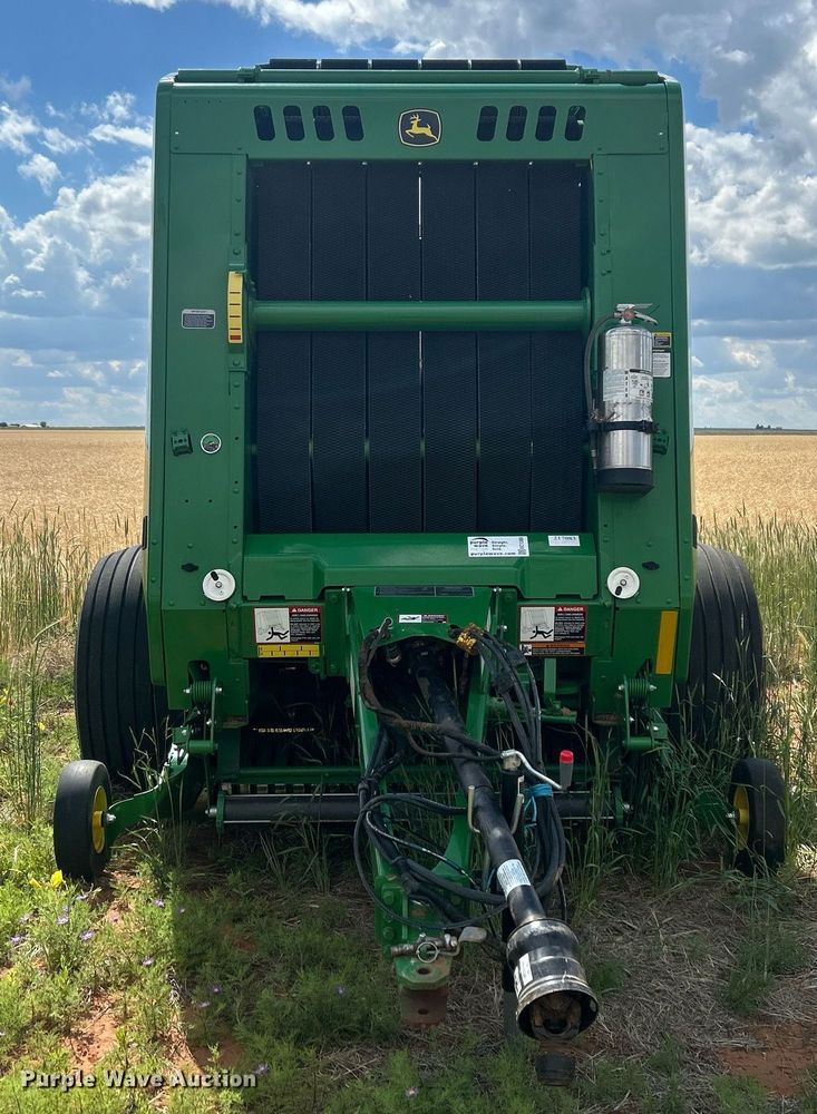 image for item EC1385 2021 John Deere 460M round baler