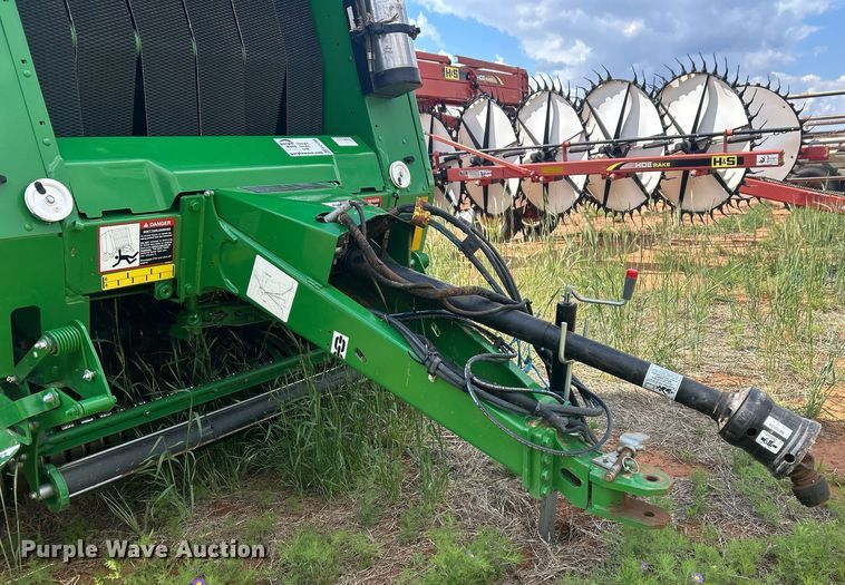image for item EC1385 2021 John Deere 460M round baler