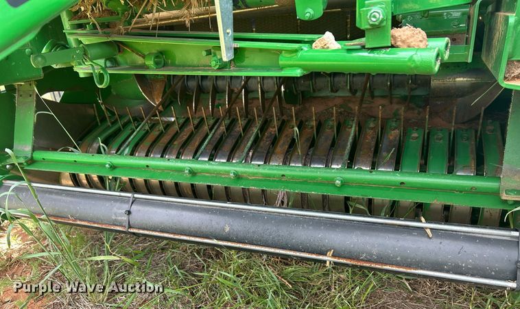 image for item EC1385 2021 John Deere 460M round baler