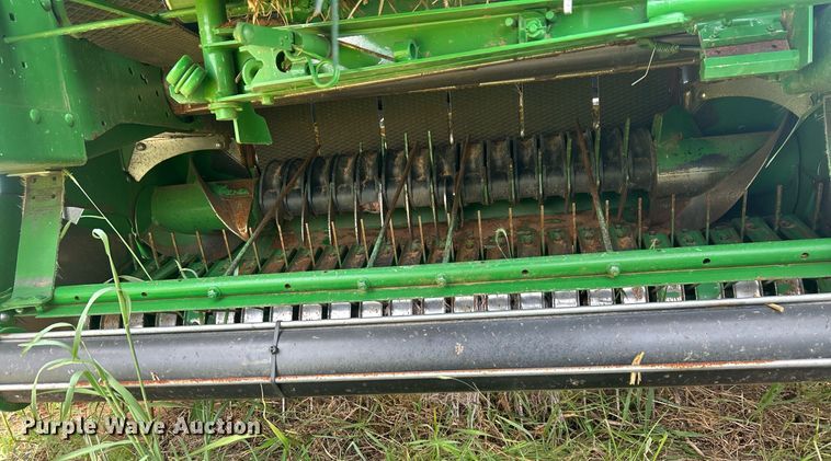 image for item EC1385 2021 John Deere 460M round baler