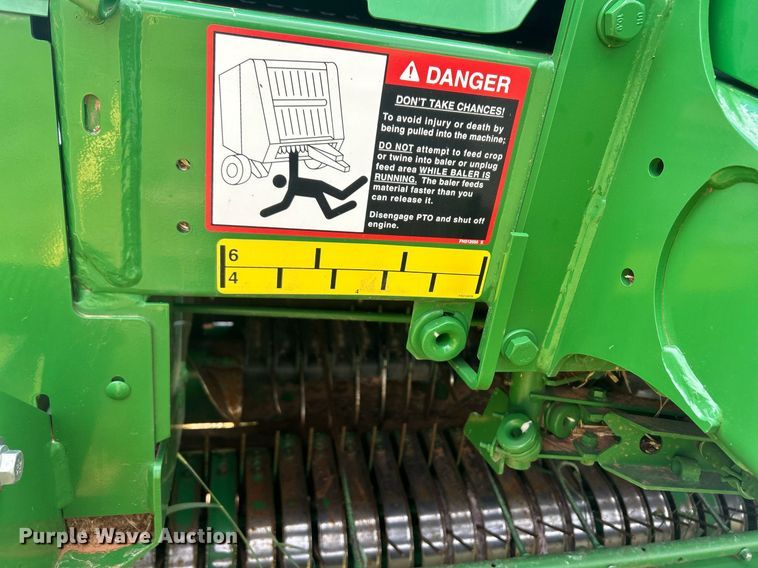 image for item EC1385 2021 John Deere 460M round baler