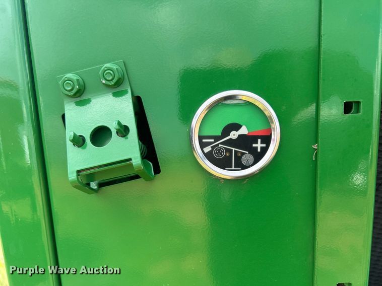 image for item EC1385 2021 John Deere 460M round baler