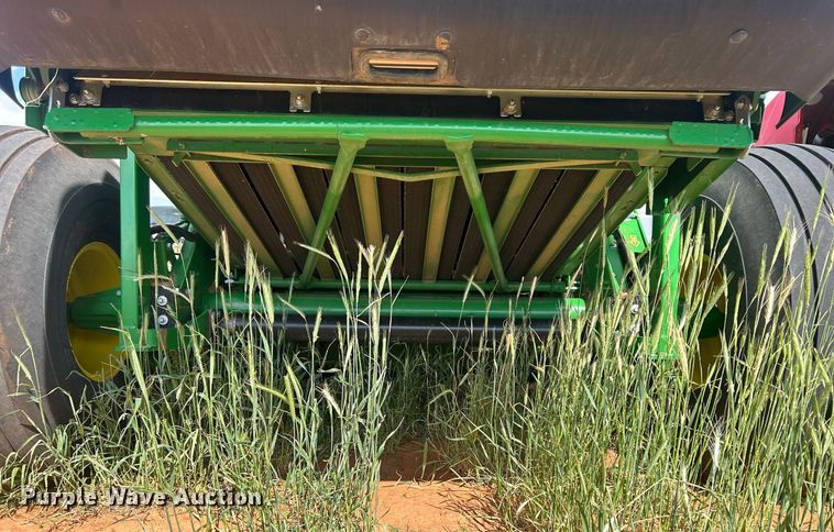 image for item EC1385 2021 John Deere 460M round baler
