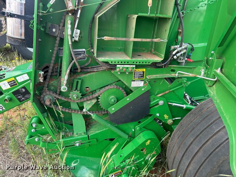 image for item EC1385 2021 John Deere 460M round baler