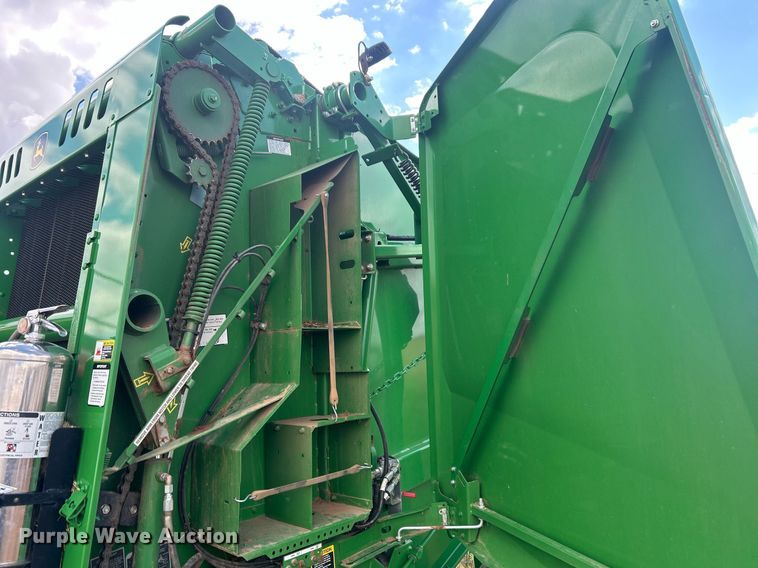 image for item EC1385 2021 John Deere 460M round baler