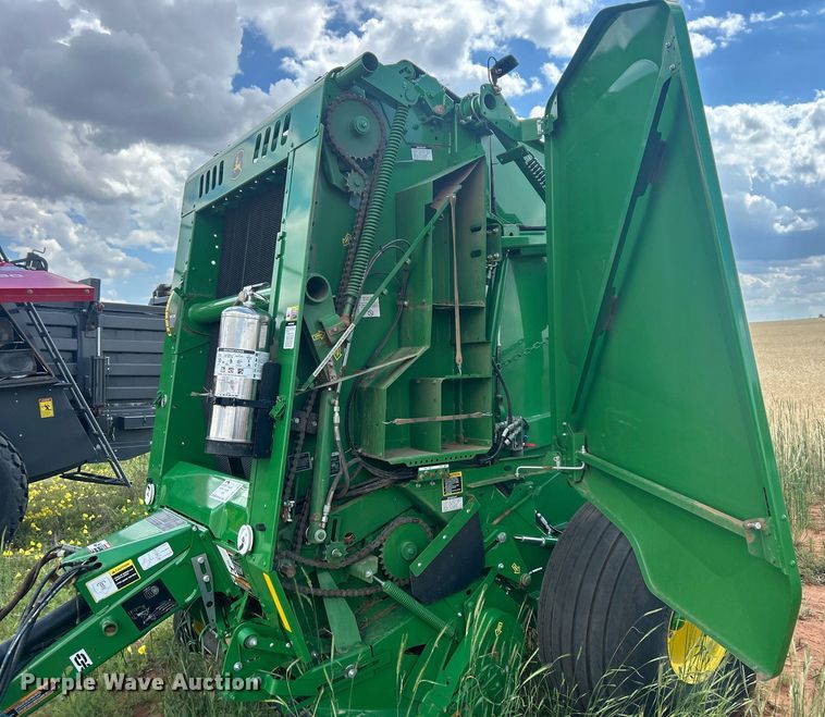 image for item EC1385 2021 John Deere 460M round baler