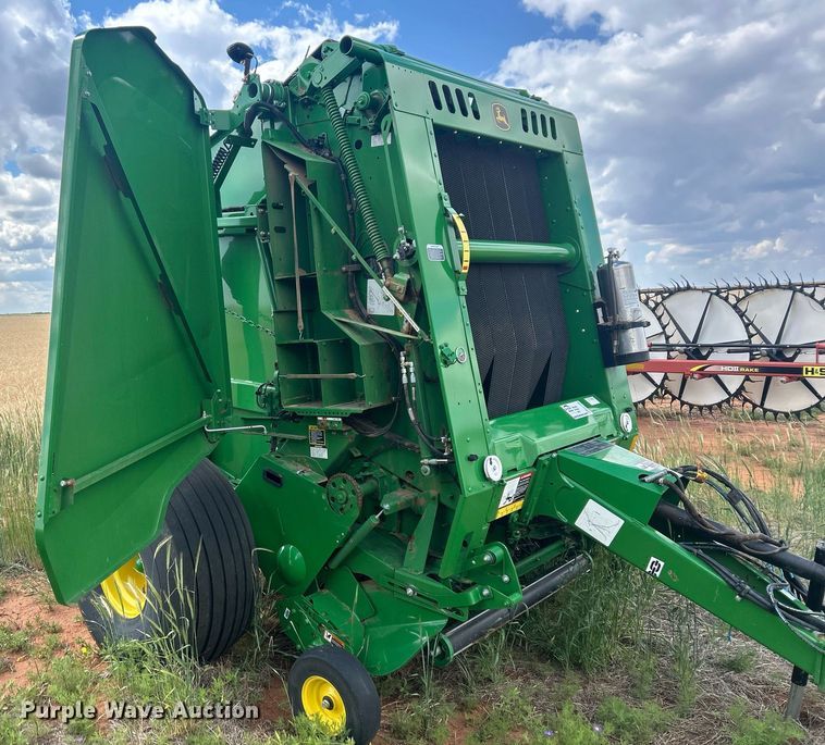 image for item EC1385 2021 John Deere 460M round baler