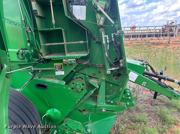 image for item EC1385 2021 John Deere 460M round baler