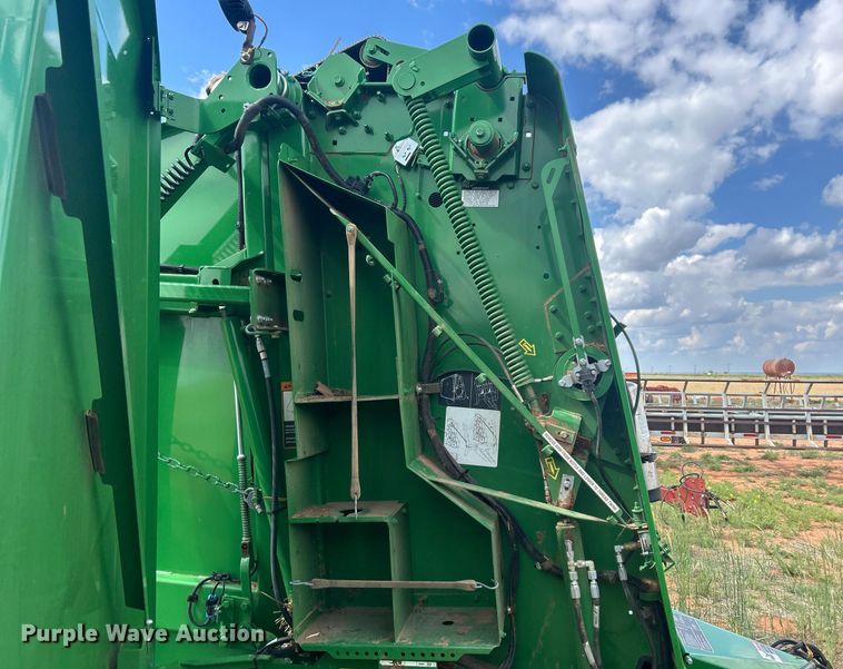 image for item EC1385 2021 John Deere 460M round baler