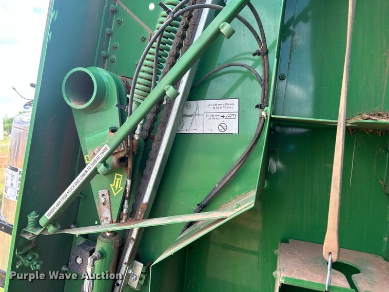 image for item EC1385 2021 John Deere 460M round baler