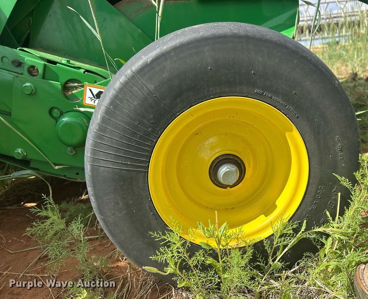 image for item EC1385 2021 John Deere 460M round baler