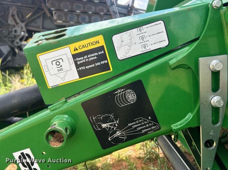 image for item EC1385 2021 John Deere 460M round baler